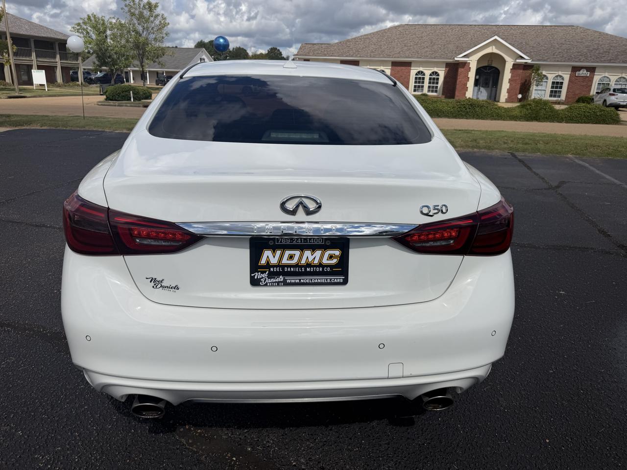 Infiniti Q50  2021