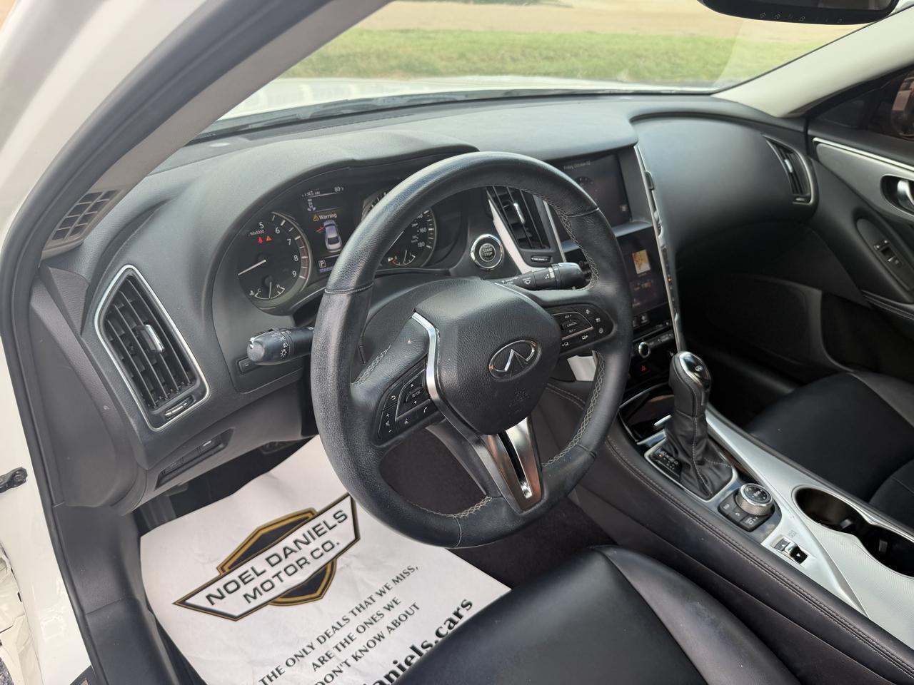 Infiniti Q50  2021