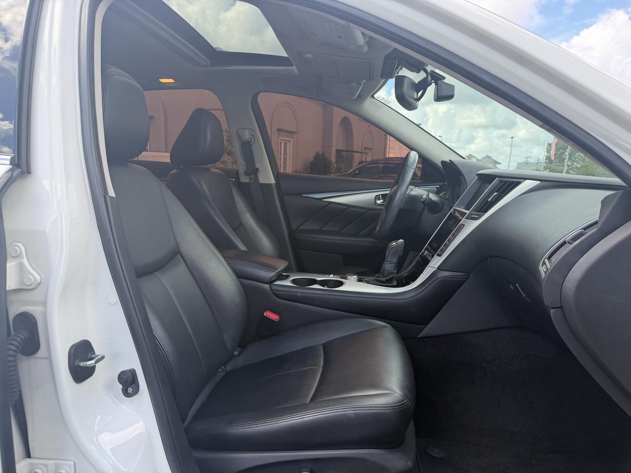 Infiniti Q50  2021