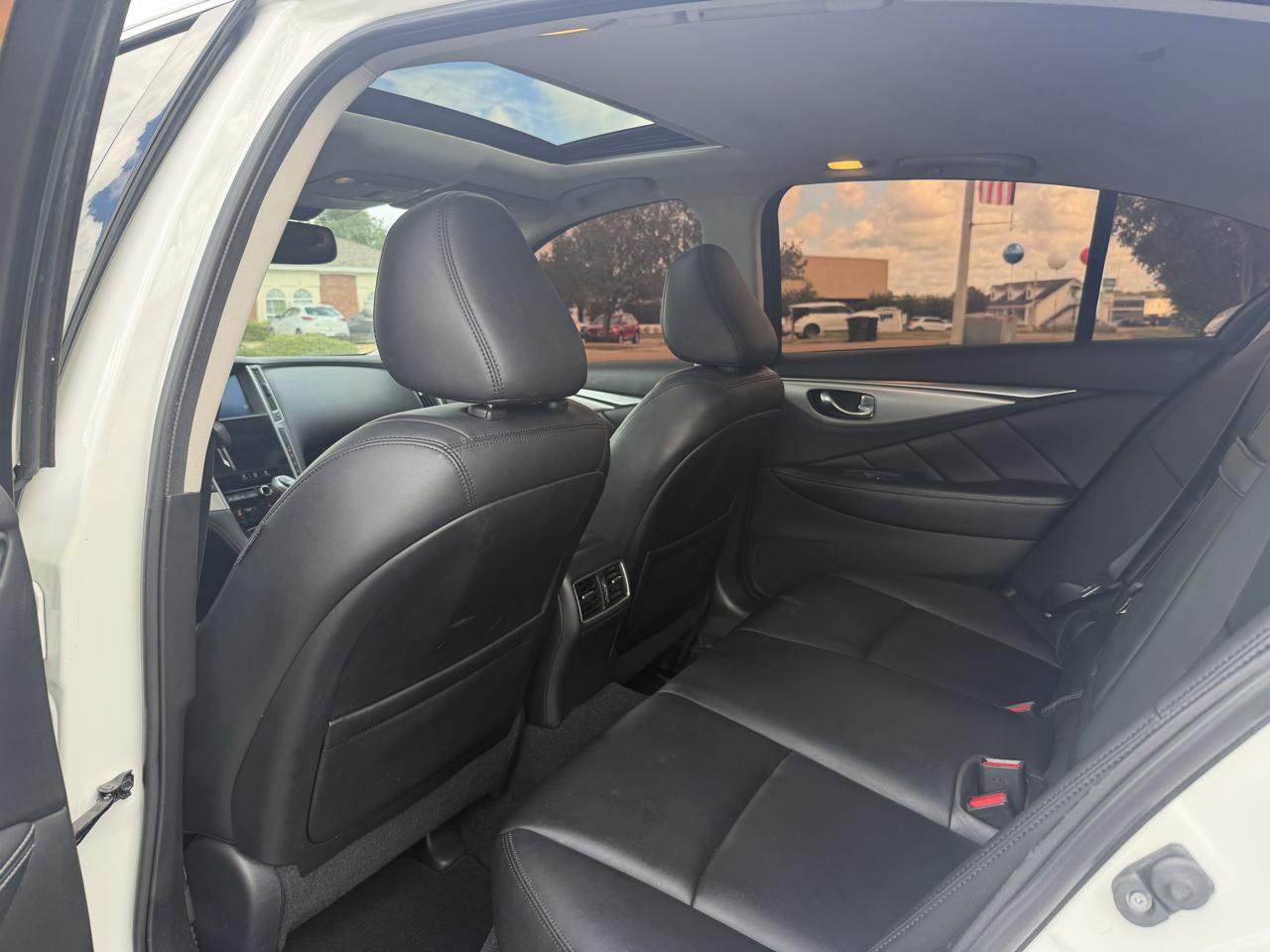 Infiniti Q50  2021