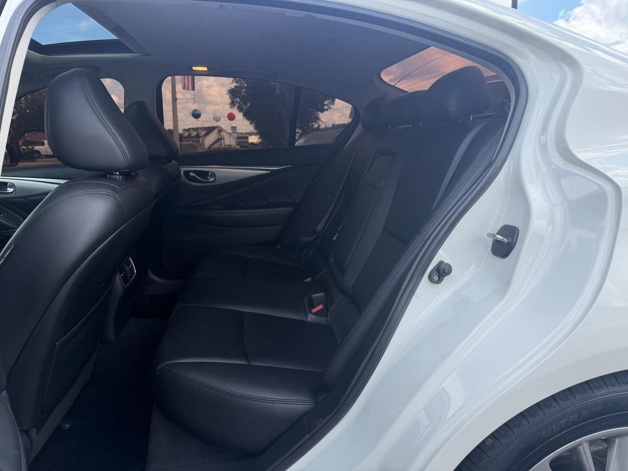 Infiniti Q50  2021