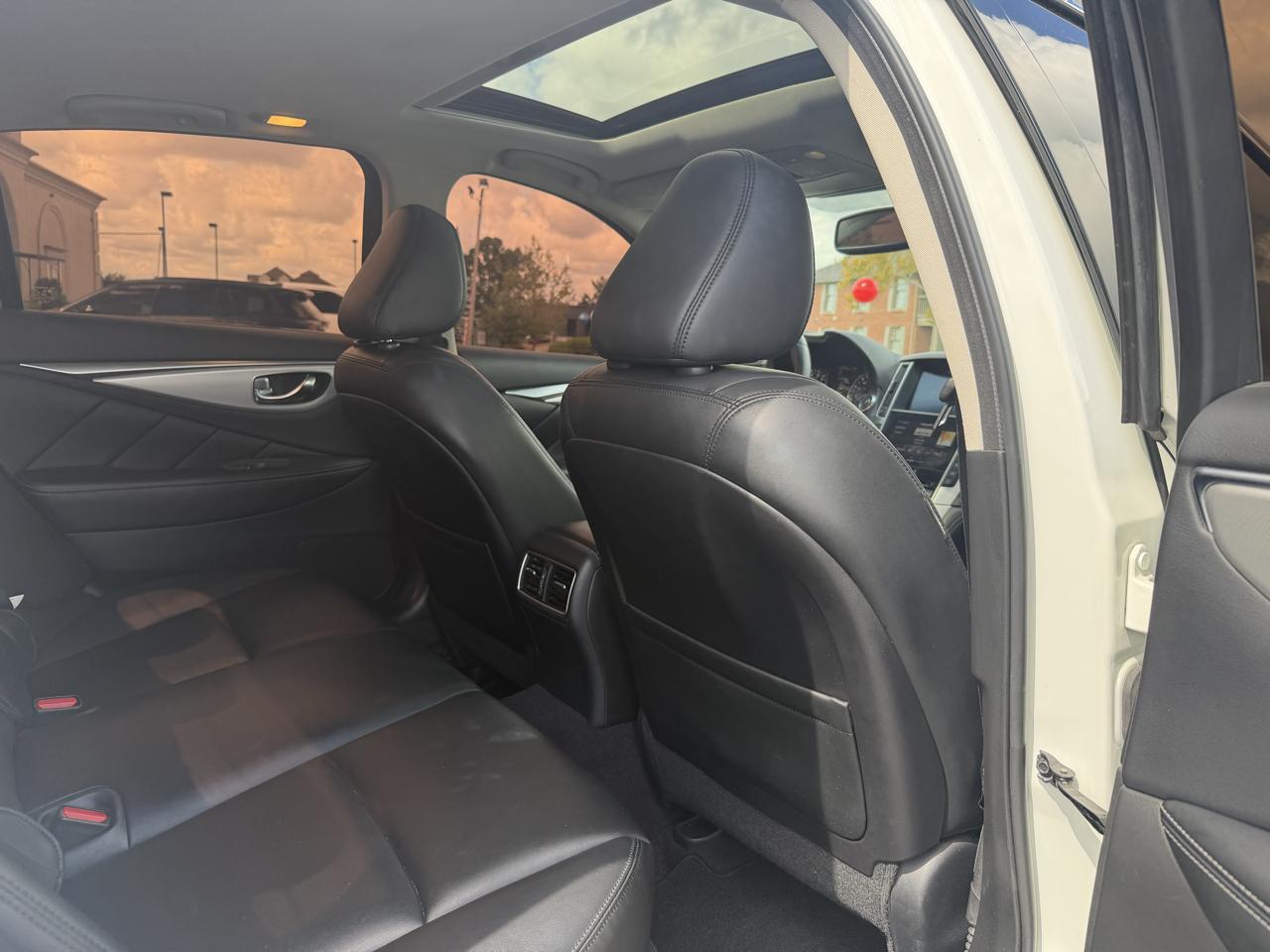 Infiniti Q50  2021