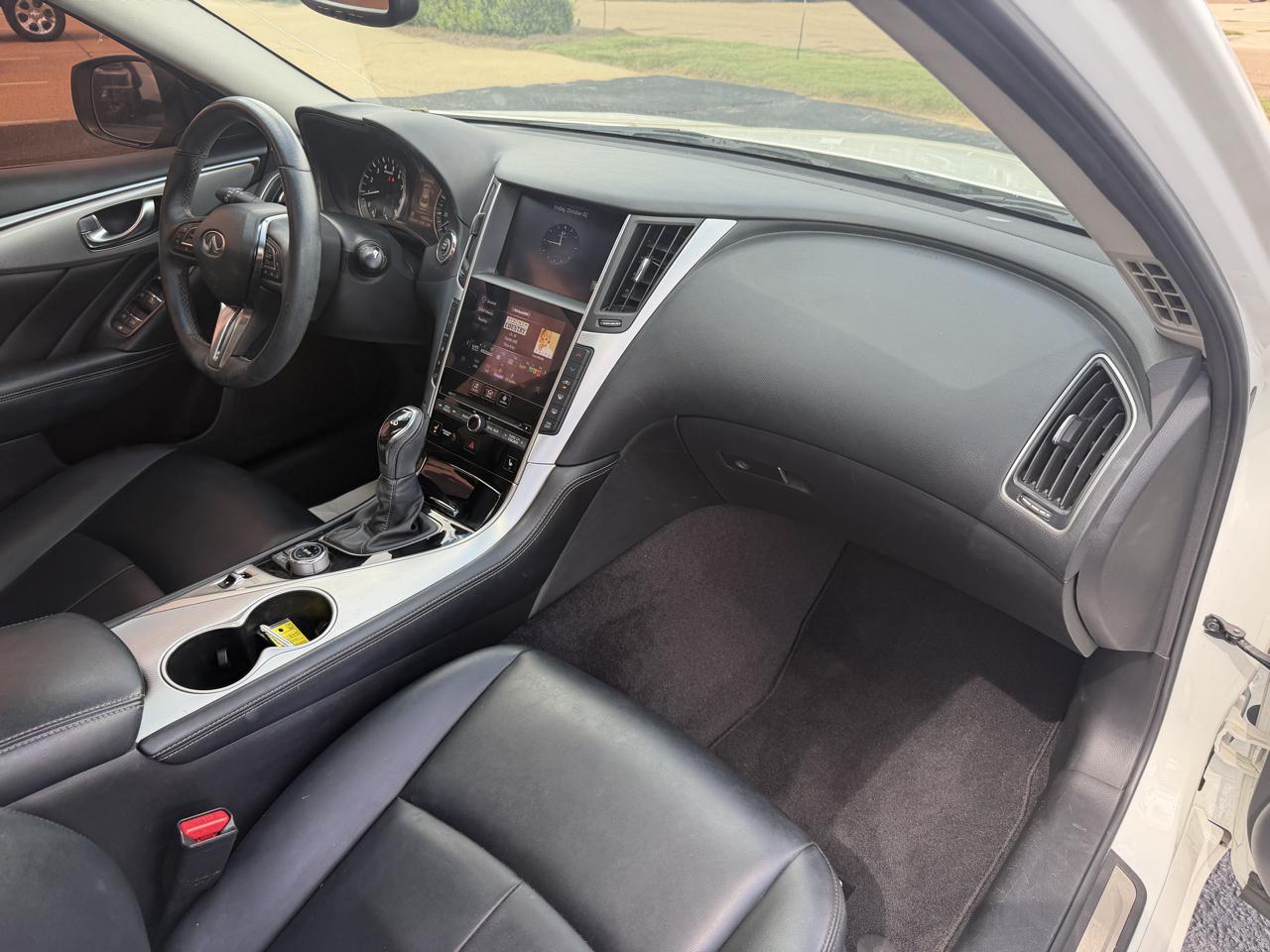 Infiniti Q50  2021
