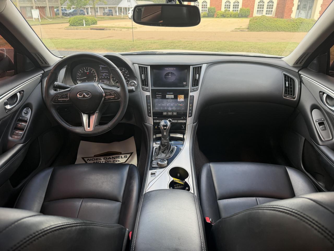 Infiniti Q50  2021