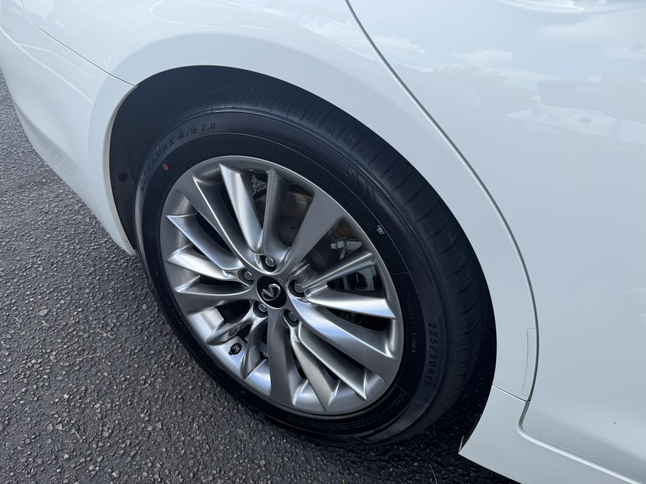 Infiniti Q50  2021