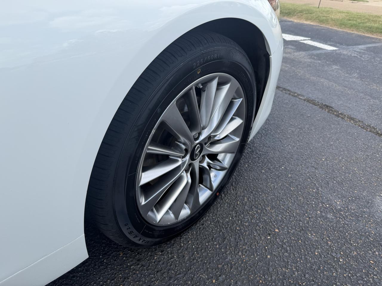 Infiniti Q50  2021