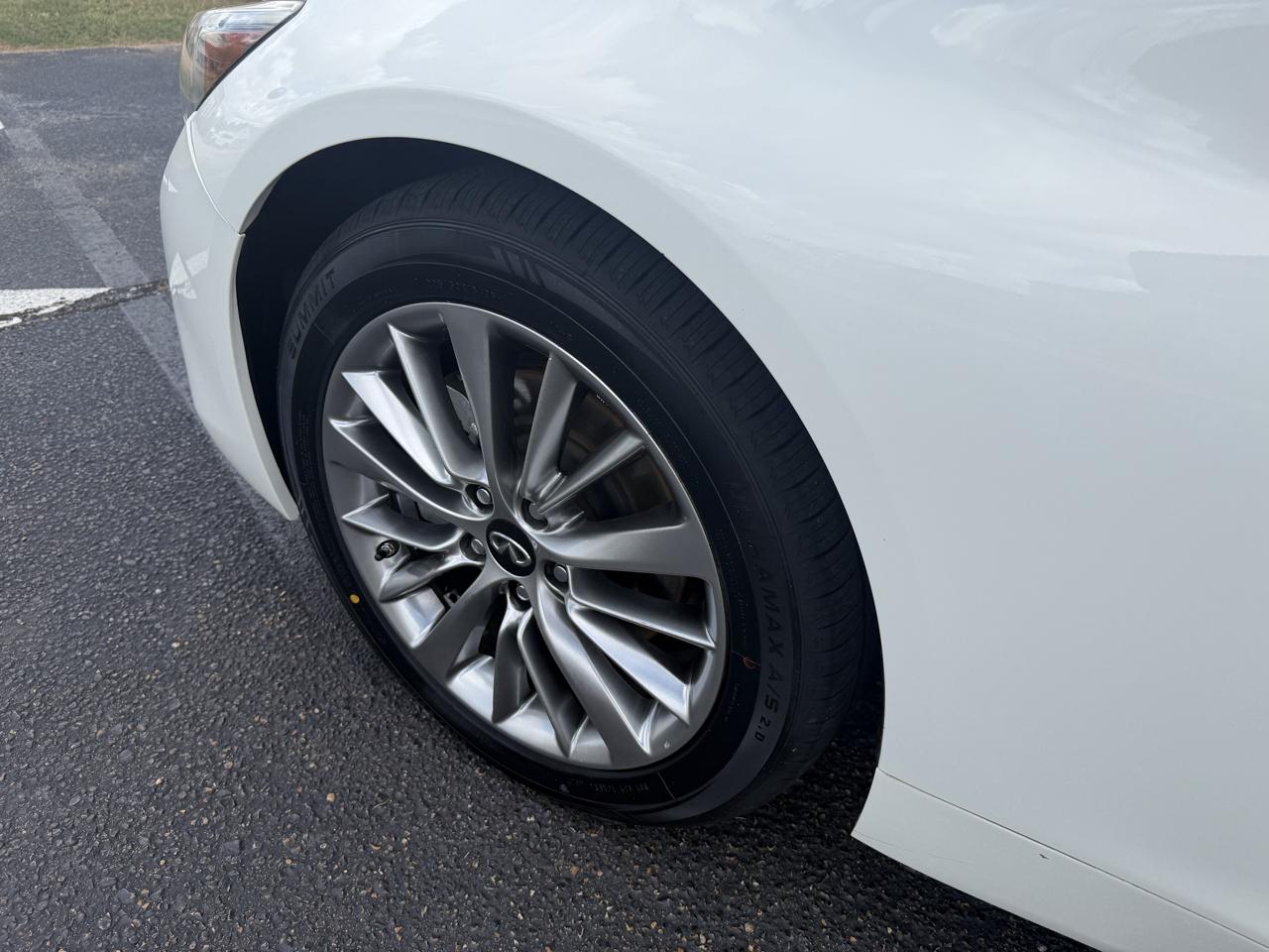 Infiniti Q50  2021