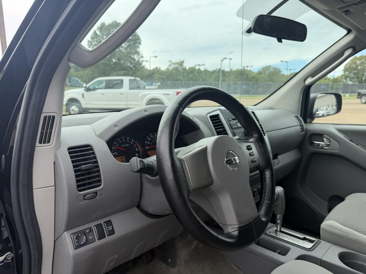 Nissan Frontier  2011