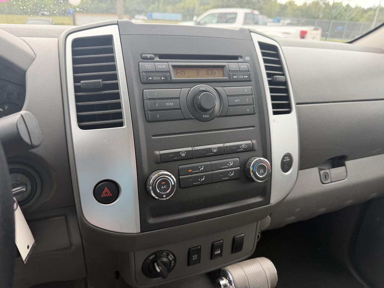 Nissan Frontier  2011