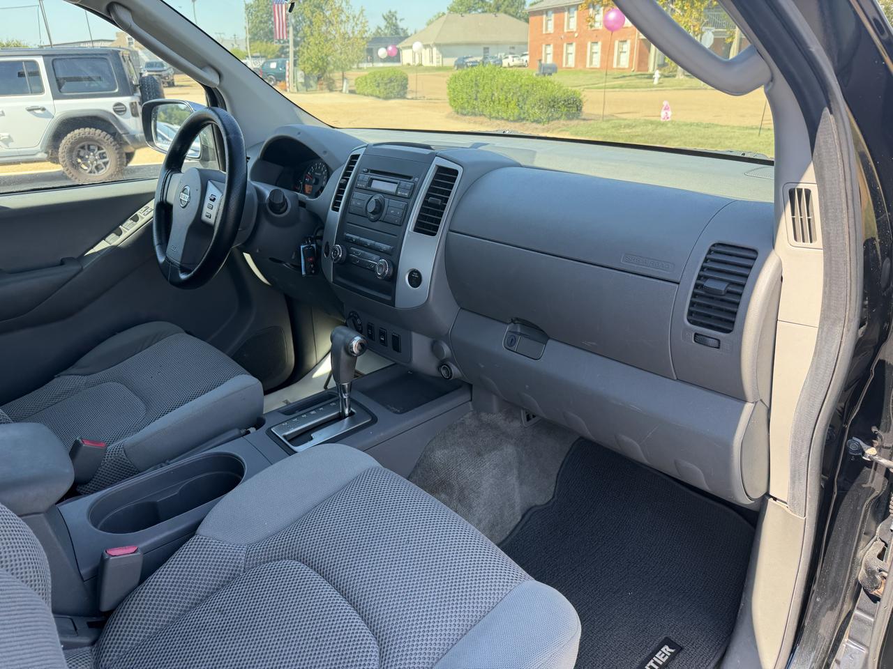 Nissan Frontier  2011