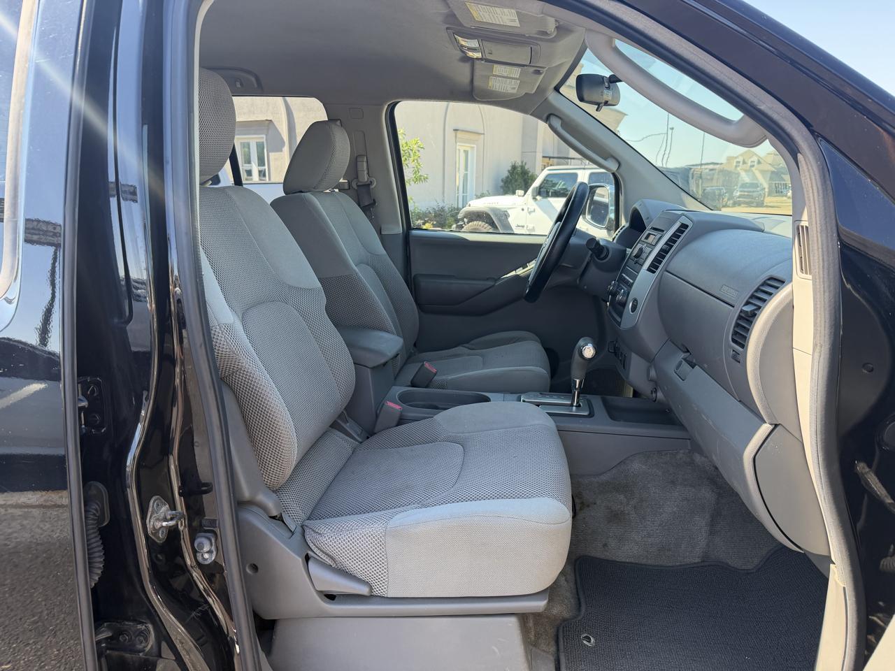 Nissan Frontier  2011