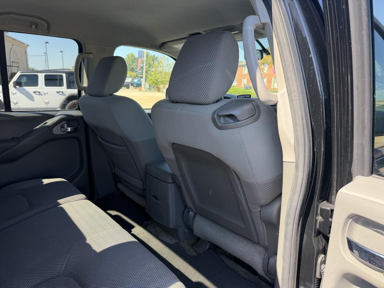 Nissan Frontier  2011