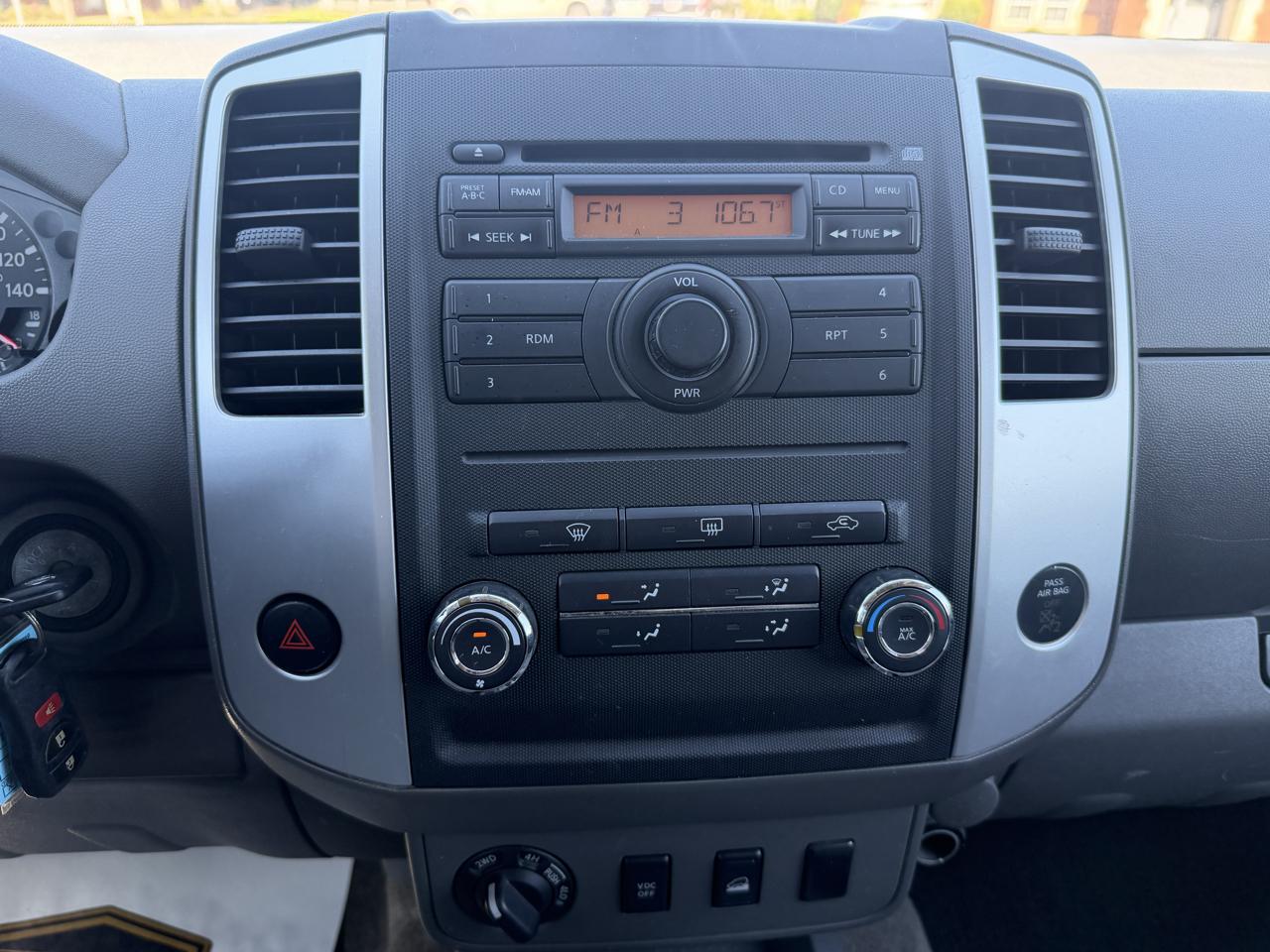 Nissan Frontier  2011