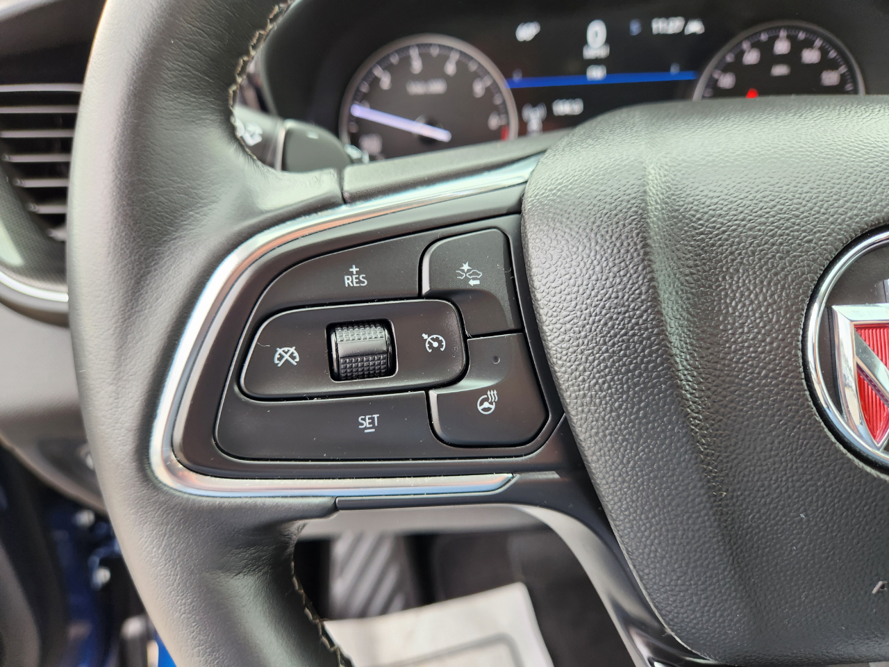 Buick Envision FWD 4dr Essence 2022