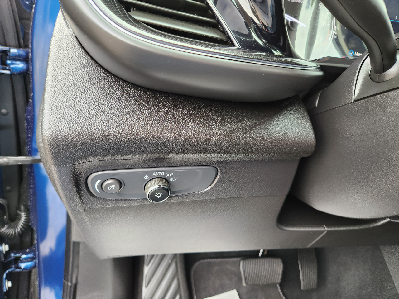 Buick Envision FWD 4dr Essence 2022