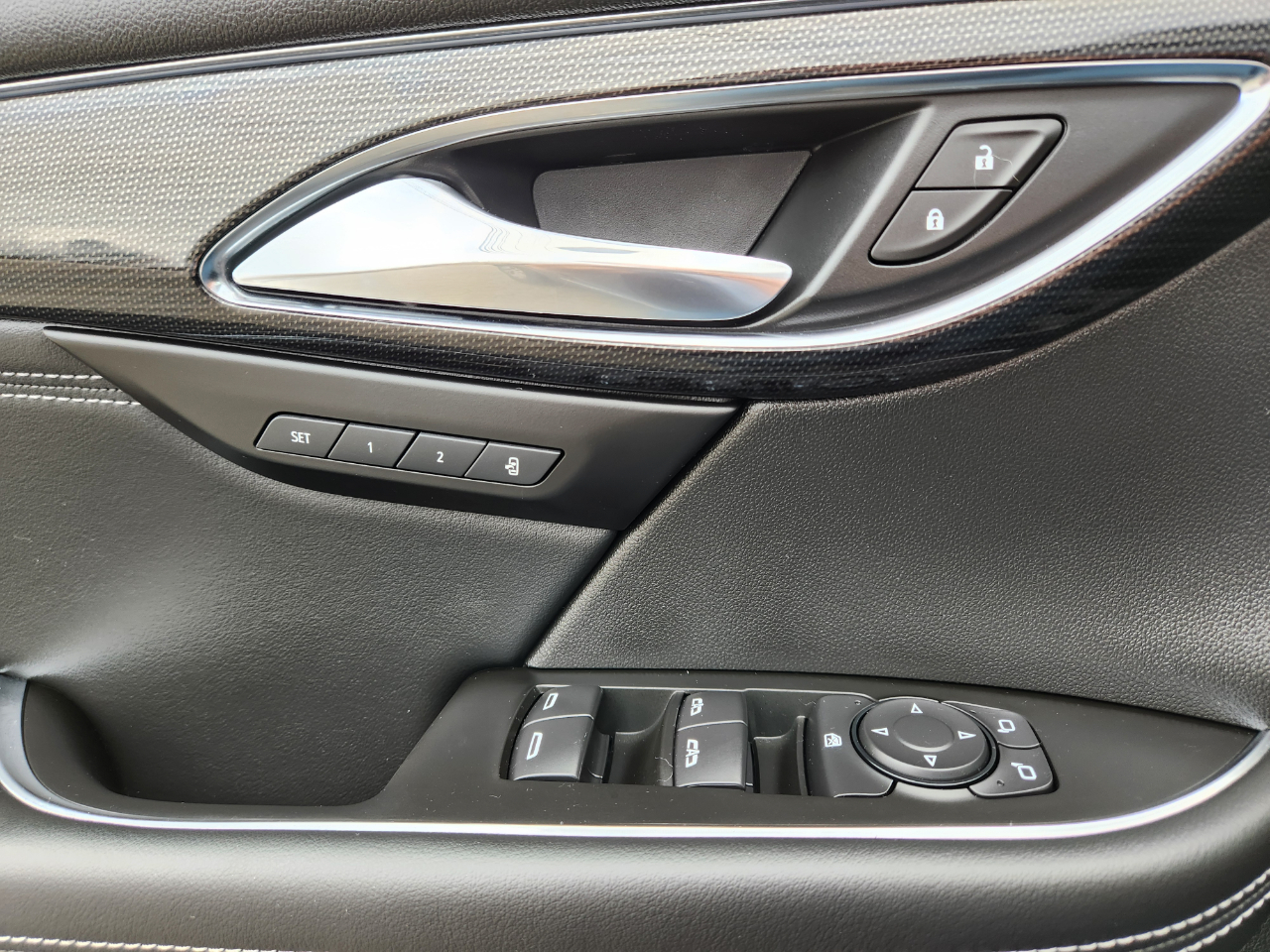 Buick Envision FWD 4dr Essence 2022