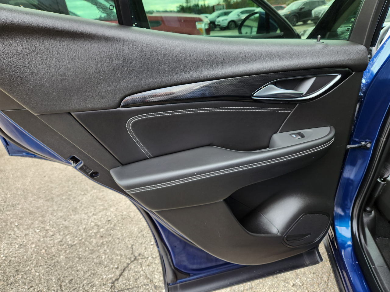 Buick Envision FWD 4dr Essence 2022