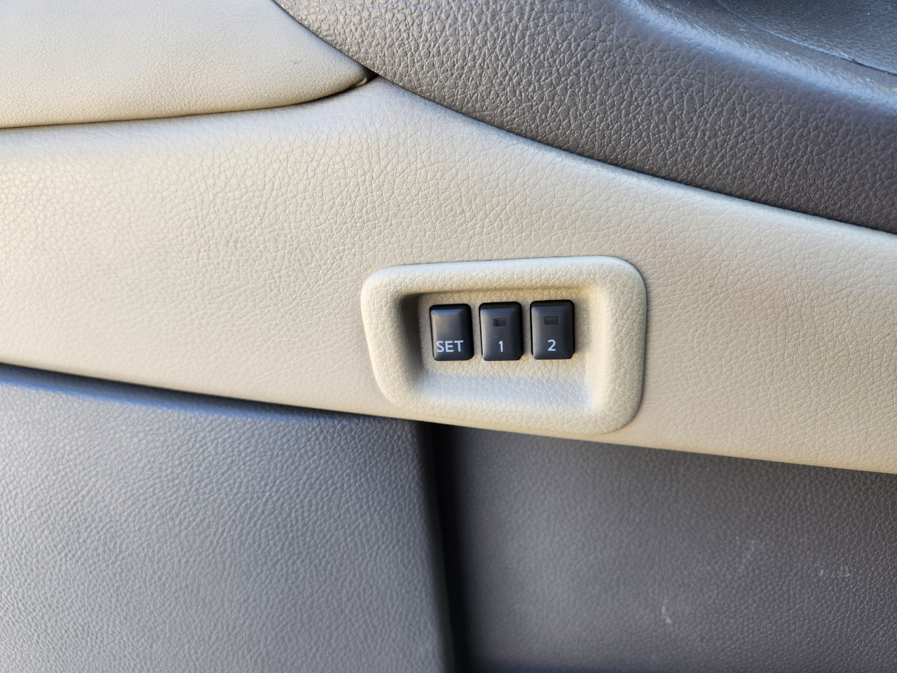 Nissan Murano AWD 4dr LE 2010