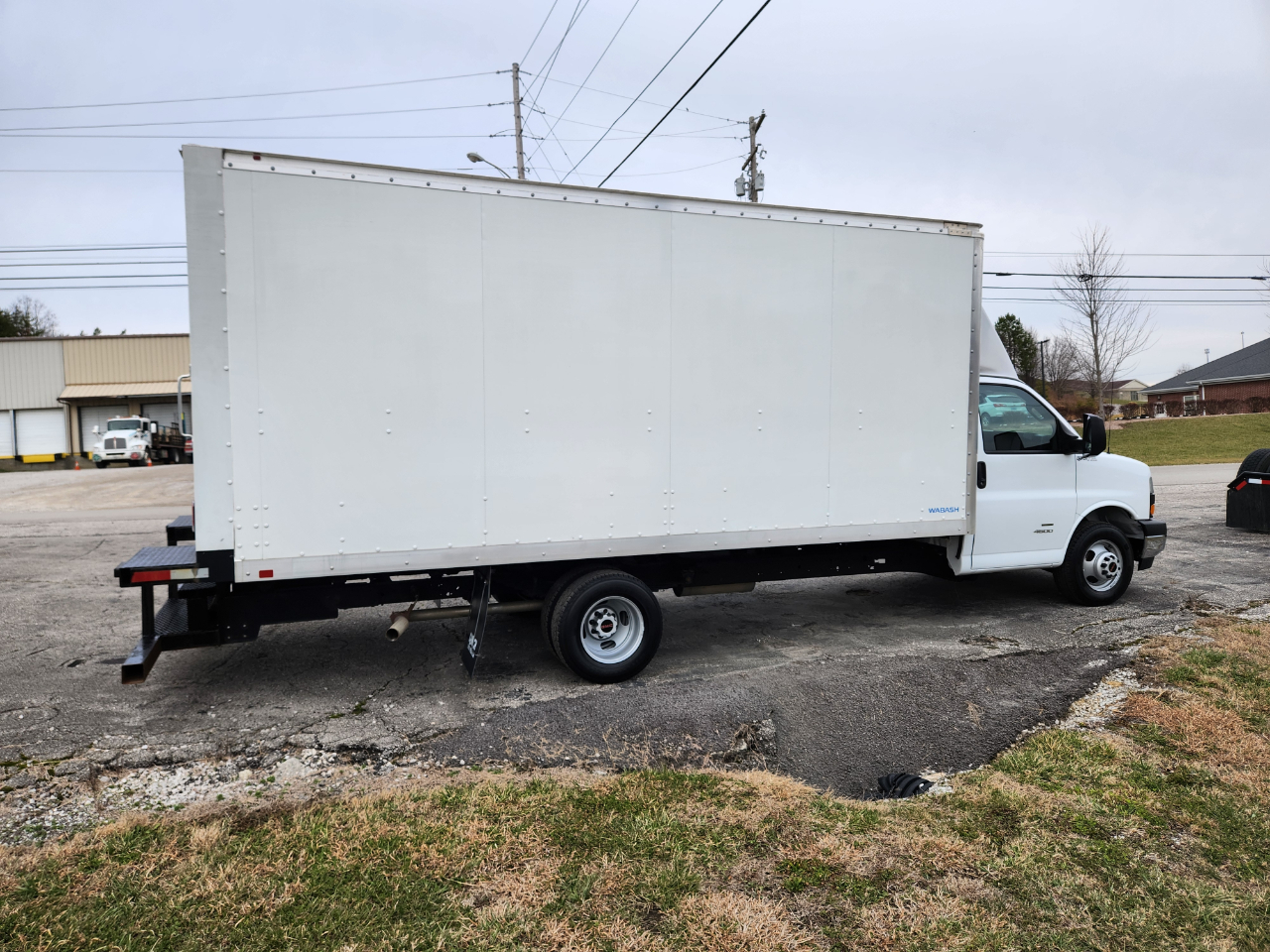 GMC Savana Commercial Cutaway 4500 Van 177" 2023