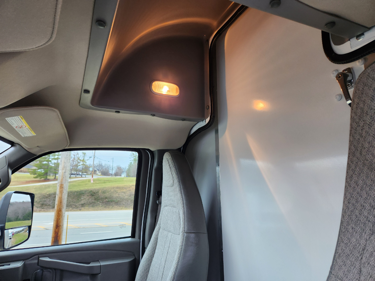 GMC Savana Commercial Cutaway 4500 Van 177" 2023