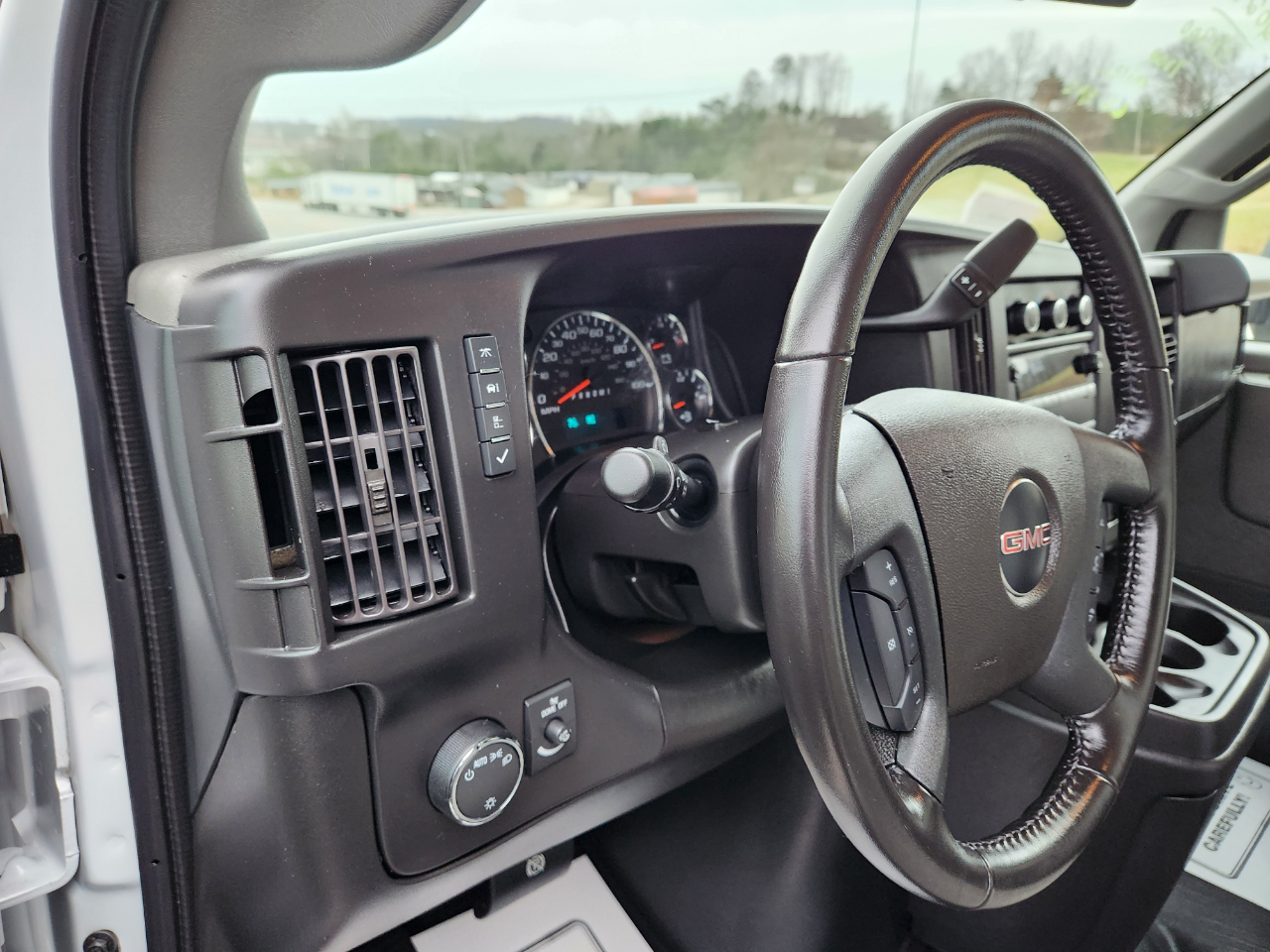 GMC Savana Commercial Cutaway 4500 Van 177" 2023