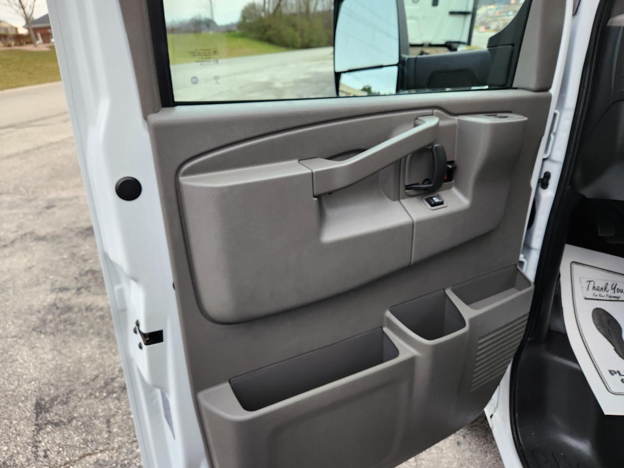 GMC Savana Commercial Cutaway 4500 Van 177" 2023