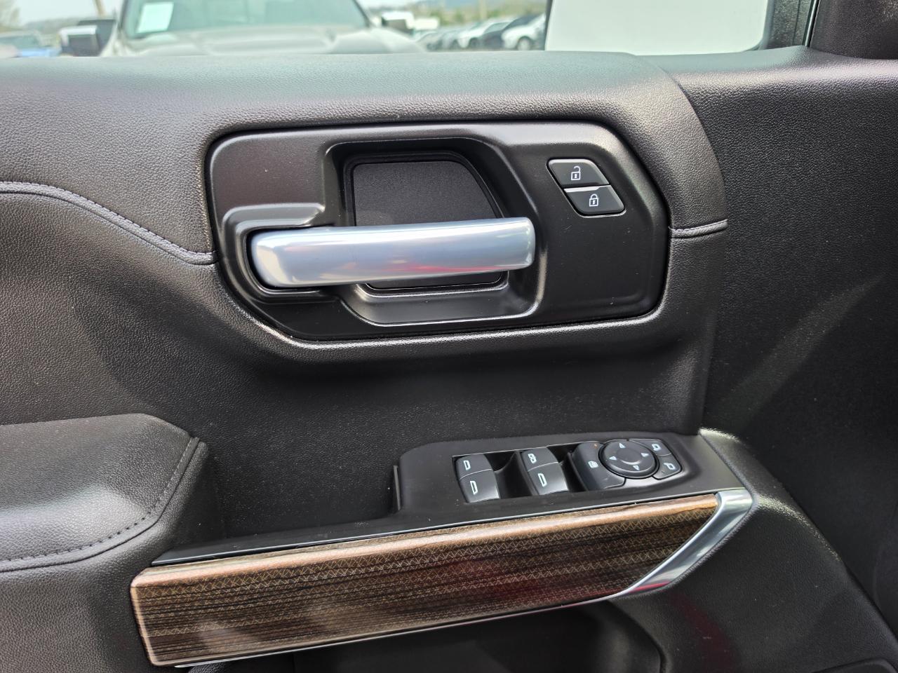 Chevrolet Silverado 1500 4WD Crew Cab 147" LT Trail Boss 2021