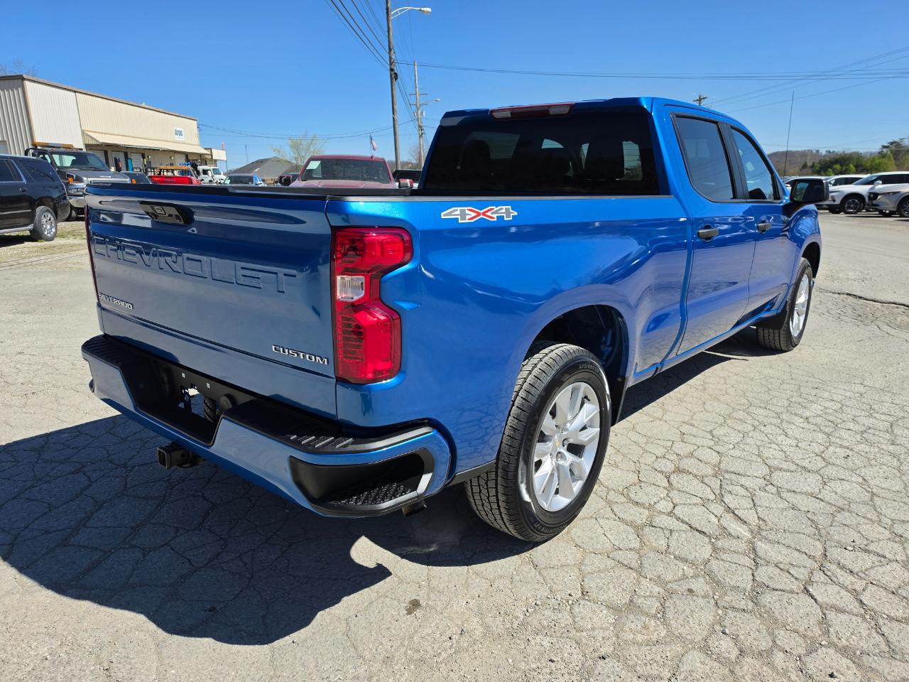 Chevrolet Silverado 1500 4WD Crew Cab 157" Custom 2022
