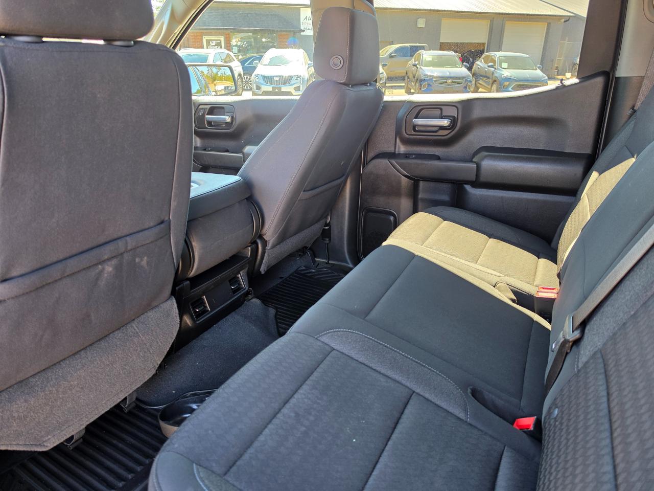 Chevrolet Silverado 1500 4WD Crew Cab 157" Custom 2022