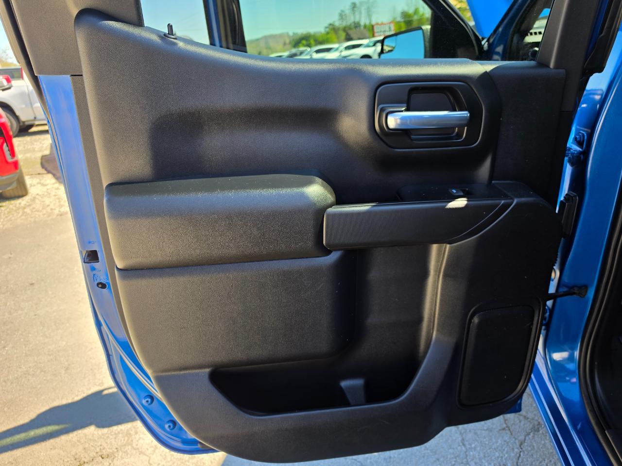 Chevrolet Silverado 1500 4WD Crew Cab 157" Custom 2022