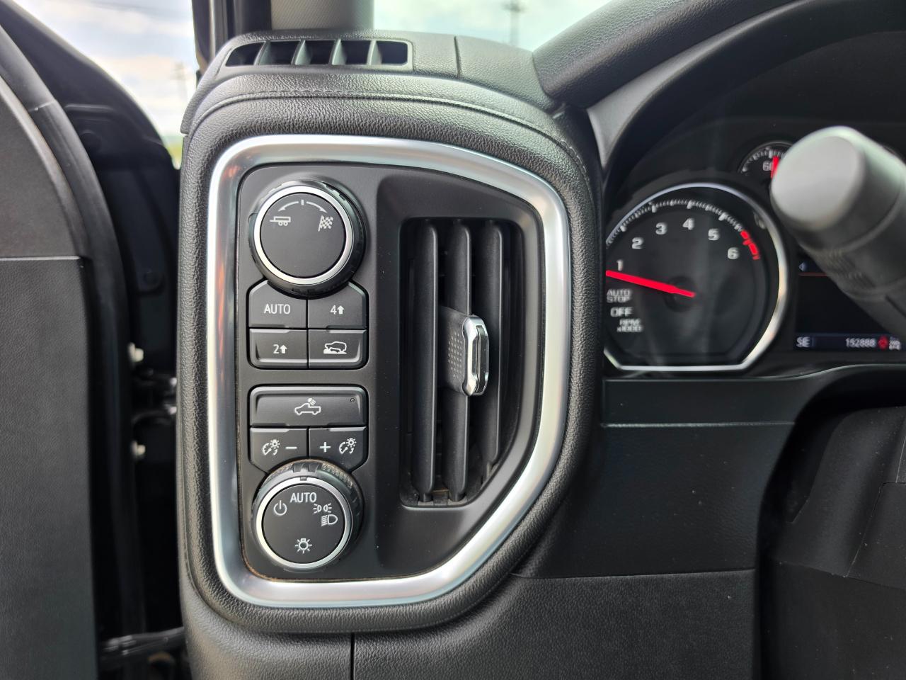 Chevrolet Silverado 1500 4WD Crew Cab 147" LT 2019