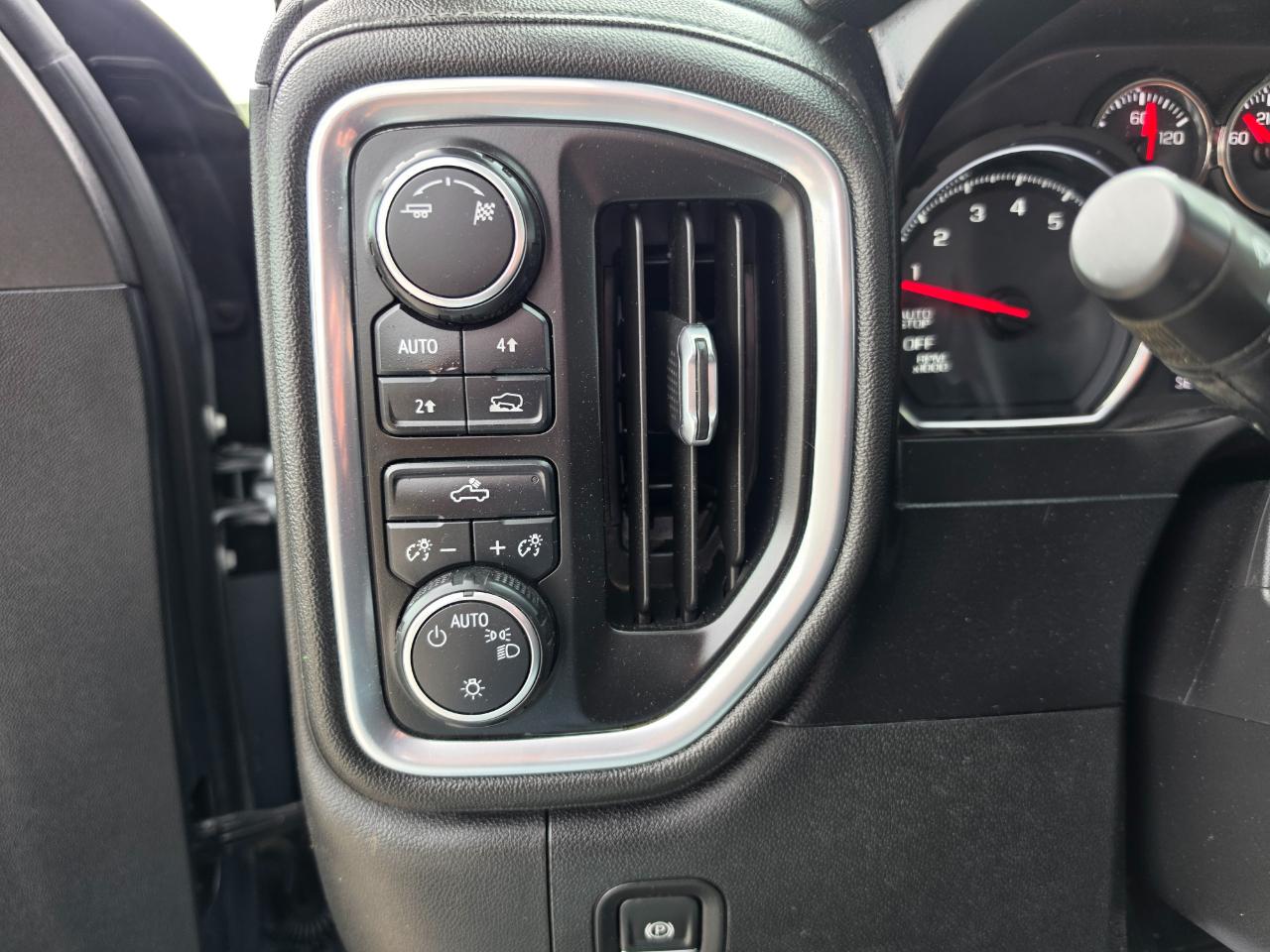 Chevrolet Silverado 1500 4WD Crew Cab 147" LT 2019