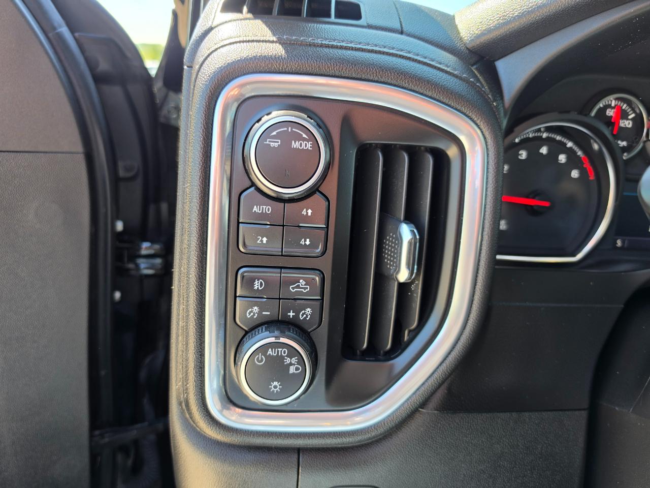 Chevrolet Silverado 1500 4WD Crew Cab 147" LT Trail Boss 2021