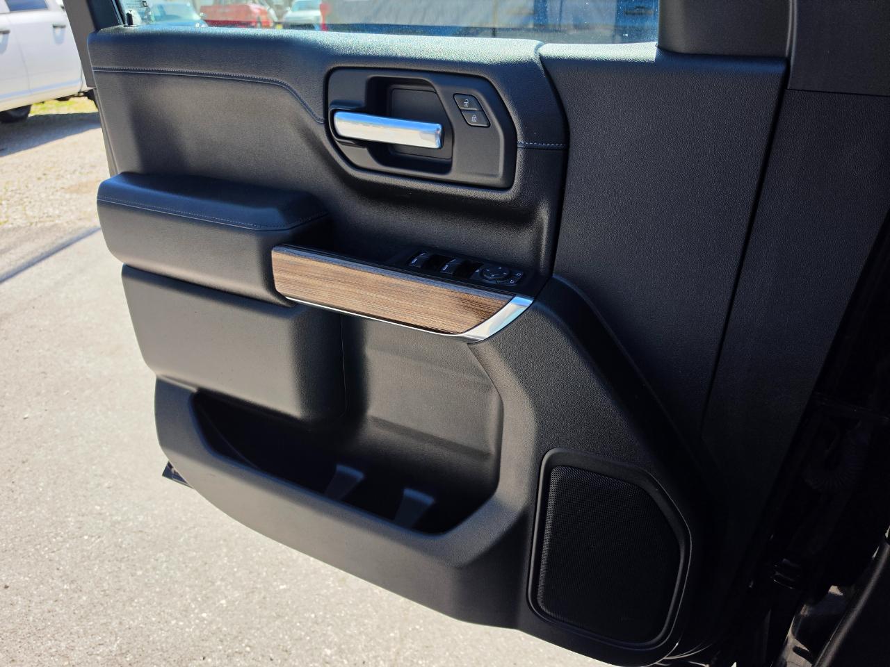 Chevrolet Silverado 1500 4WD Crew Cab 147" LT Trail Boss 2021