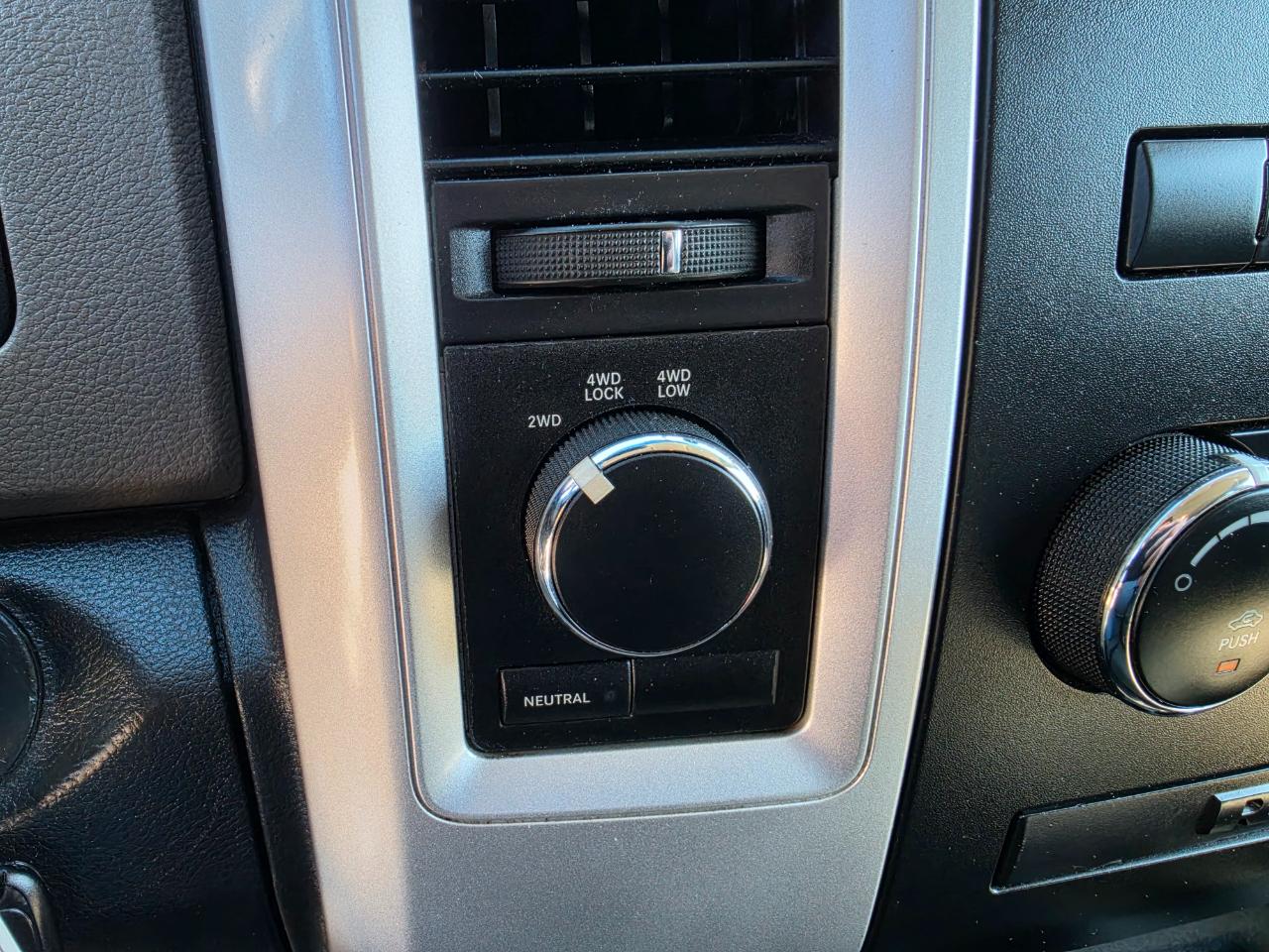 RAM 1500 4WD Quad Cab 140.5" ST 2011
