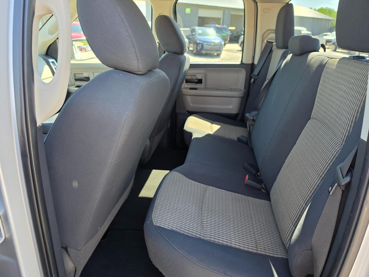 RAM 1500 4WD Quad Cab 140.5" ST 2011
