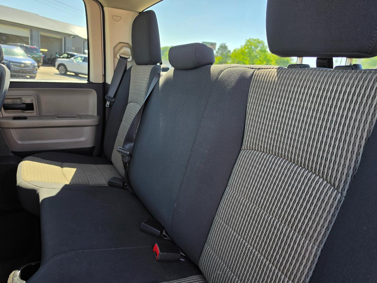 RAM 1500 4WD Quad Cab 140.5" ST 2011