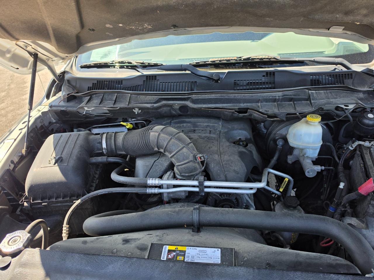 RAM 1500 4WD Quad Cab 140.5" ST 2011