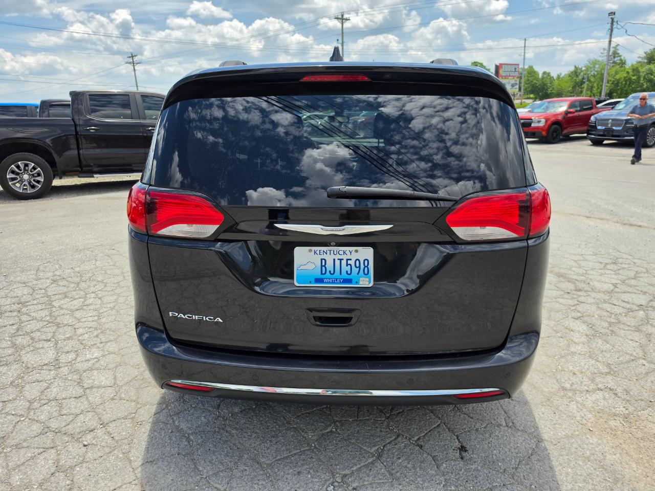 Chrysler Pacifica Touring-L FWD 2017