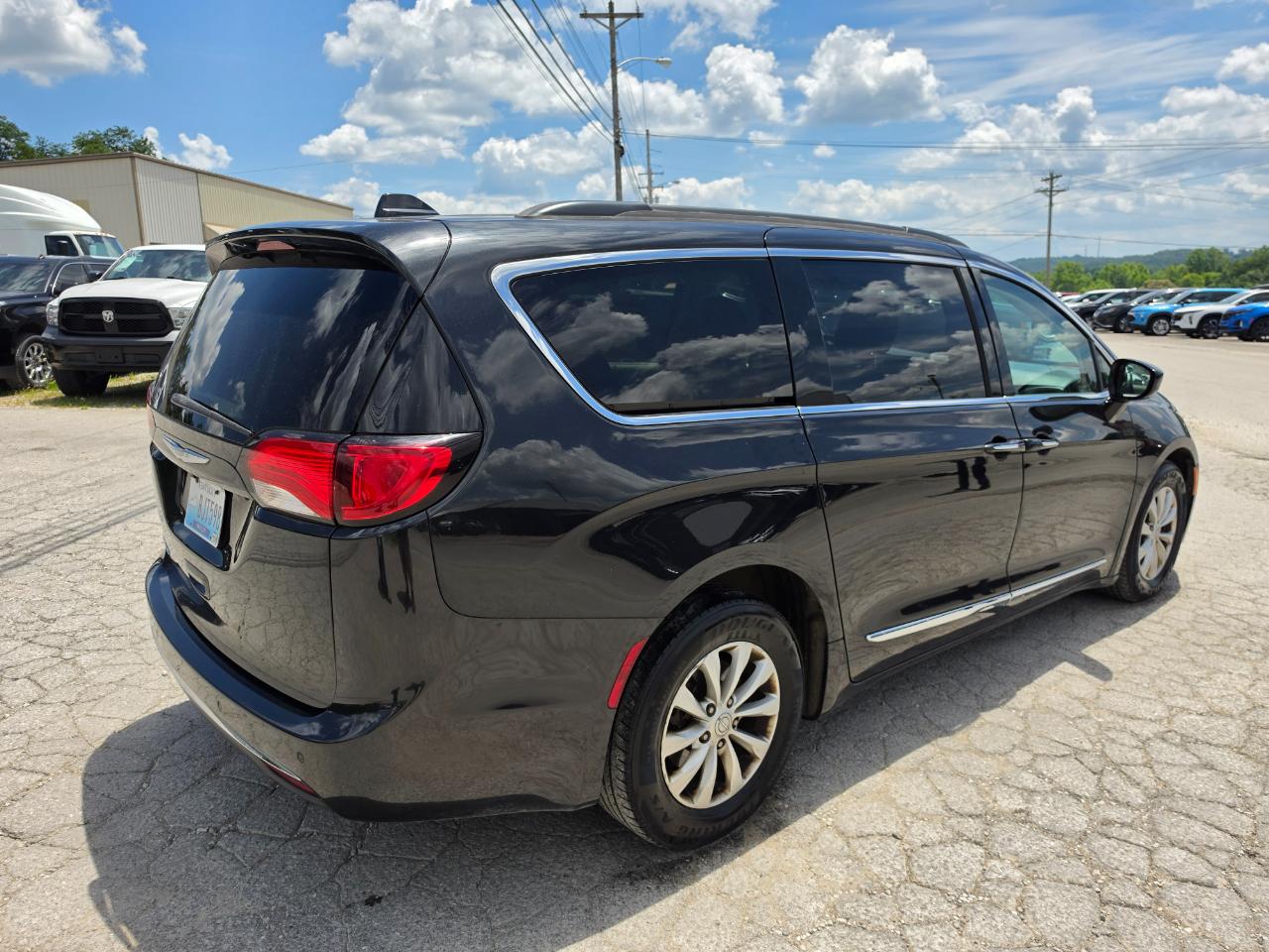 Chrysler Pacifica Touring-L FWD 2017