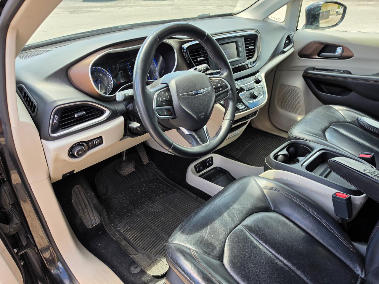 Chrysler Pacifica Touring-L FWD 2017