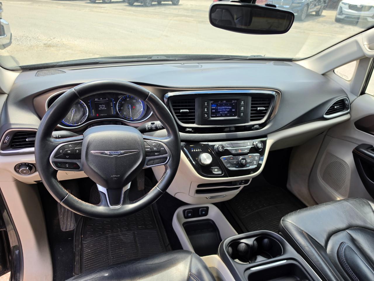 Chrysler Pacifica Touring-L FWD 2017