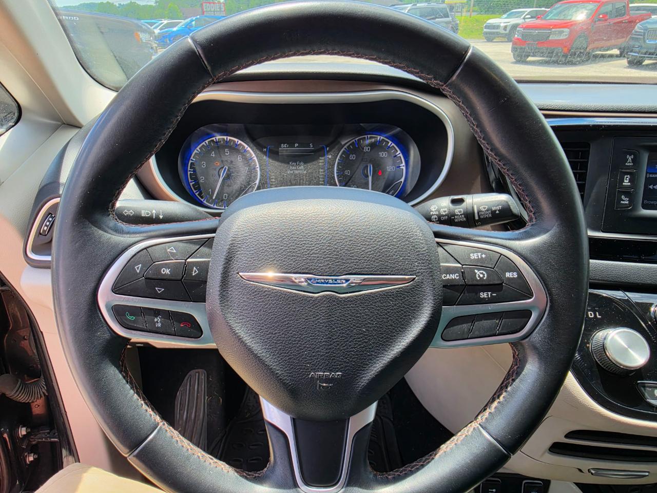 Chrysler Pacifica Touring-L FWD 2017
