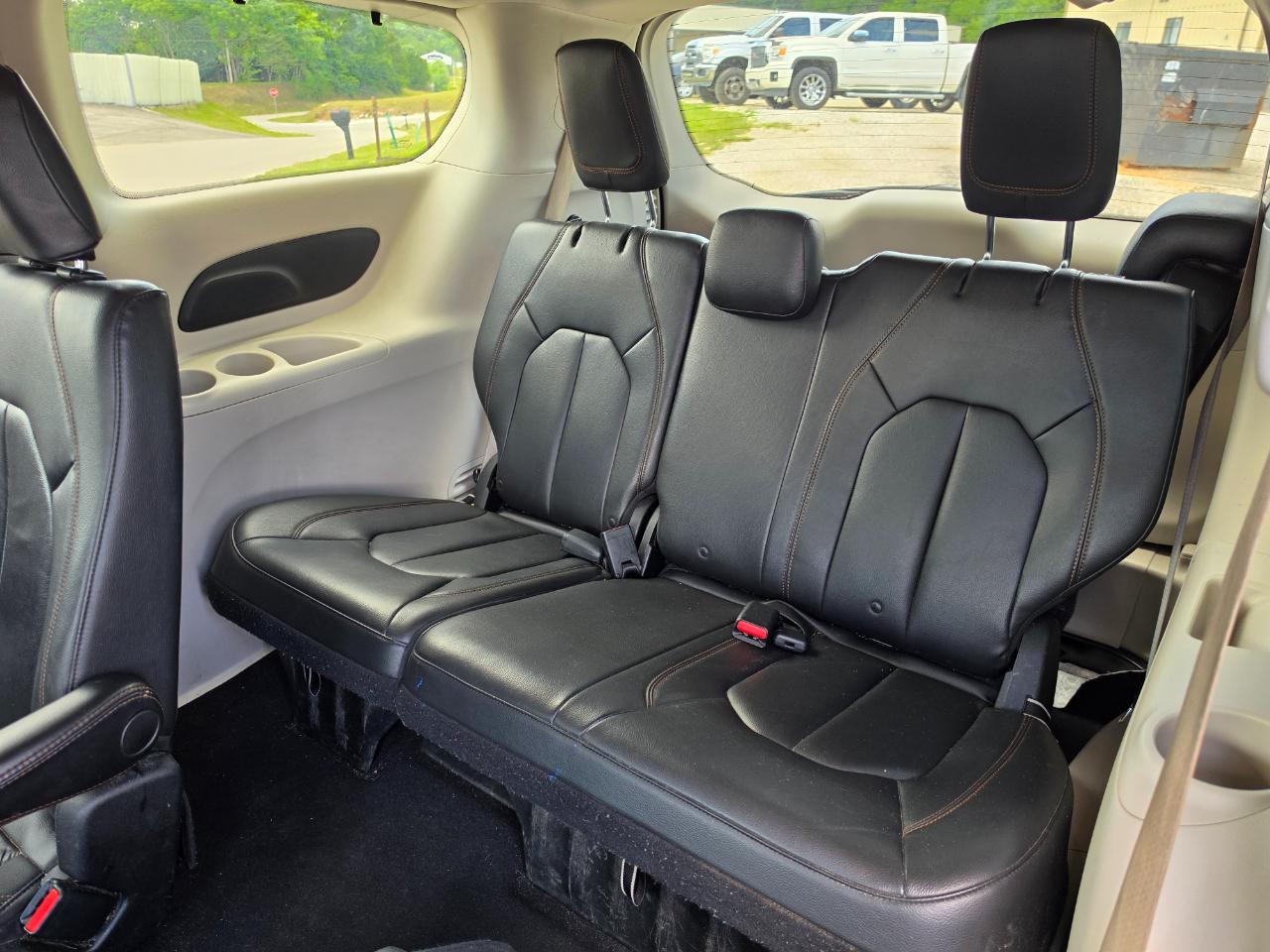 Chrysler Pacifica Touring-L FWD 2017