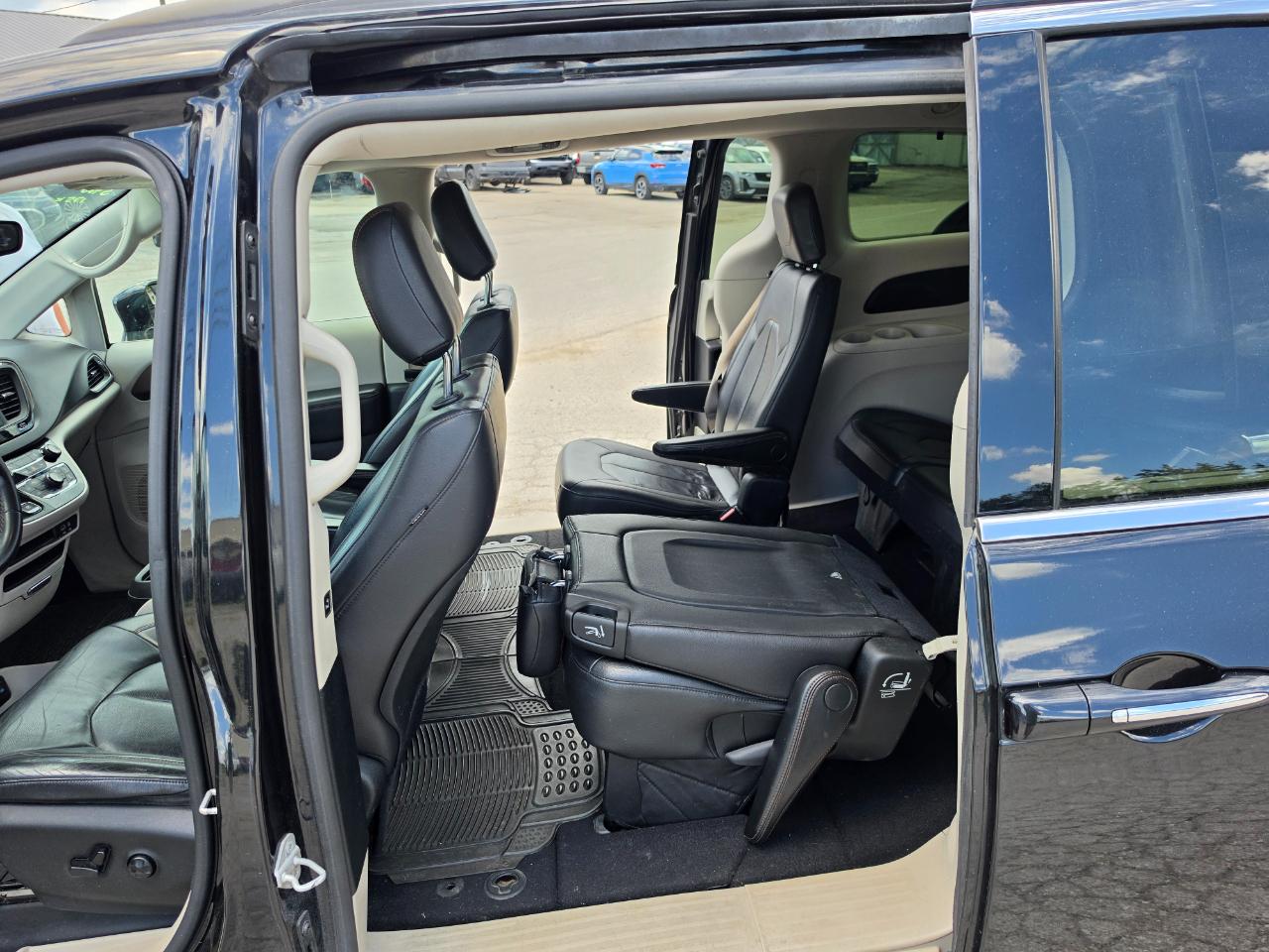 Chrysler Pacifica Touring-L FWD 2017