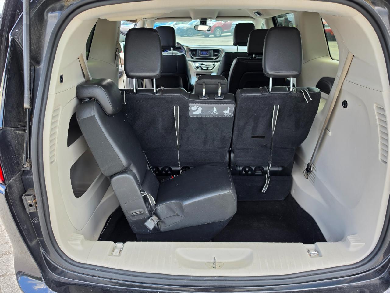 Chrysler Pacifica Touring-L FWD 2017