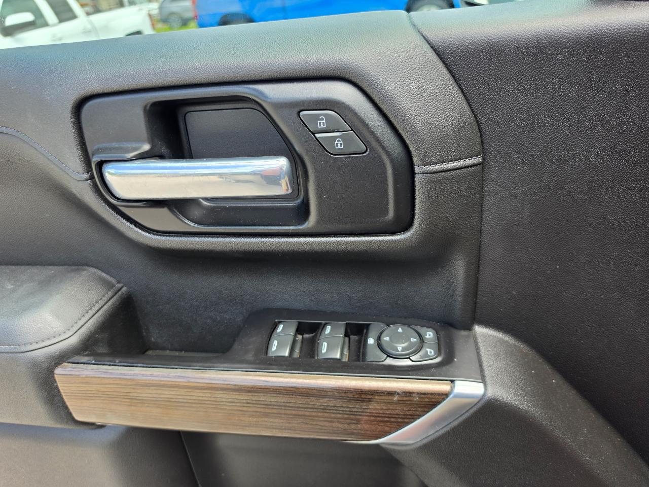 Chevrolet Silverado 1500 4WD Crew Cab 147" RST 2019