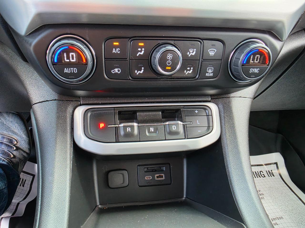 GMC Acadia FWD 4dr SLT 2023