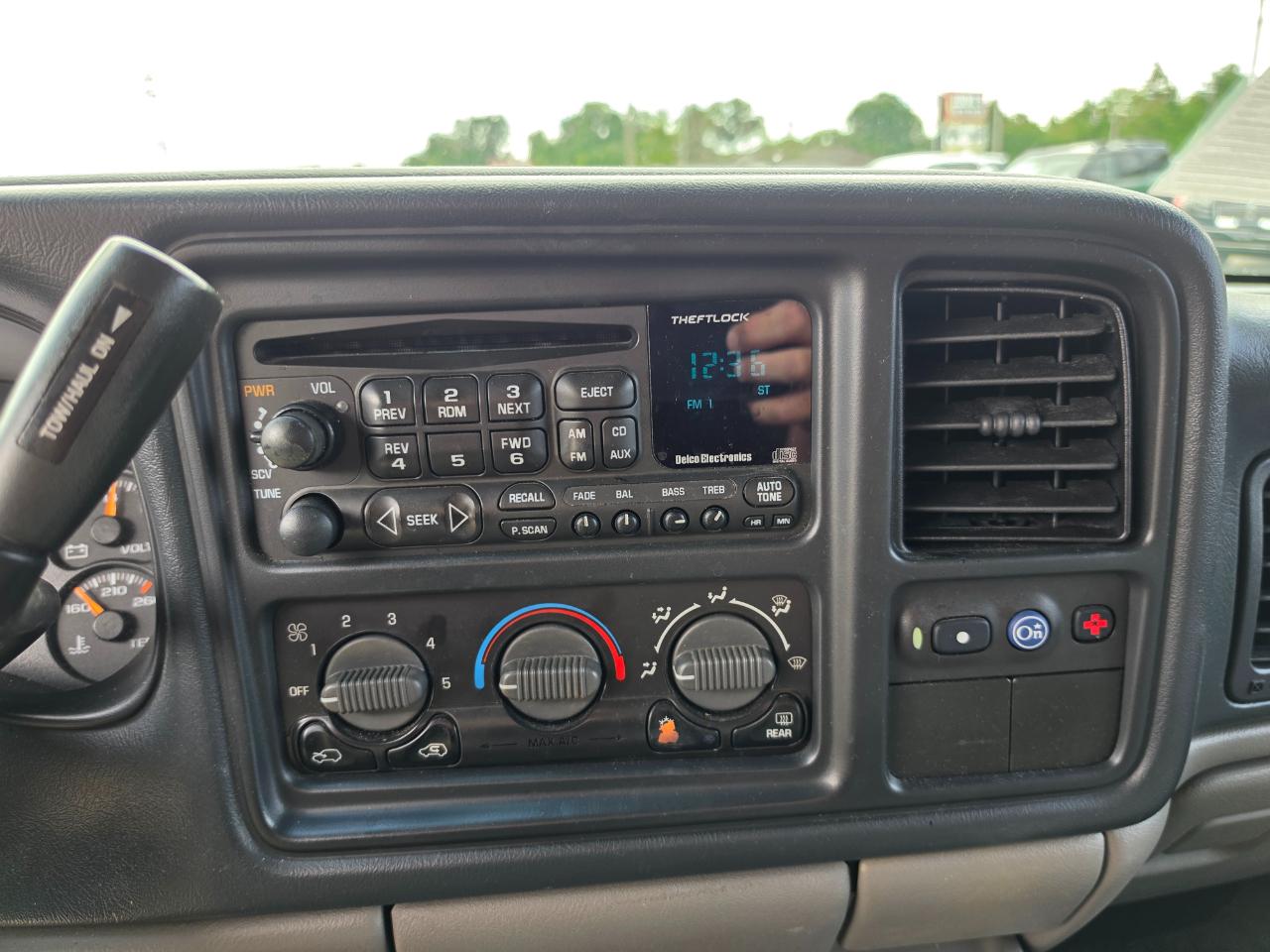 Chevrolet Suburban 4dr 1500 4WD Z71 2002
