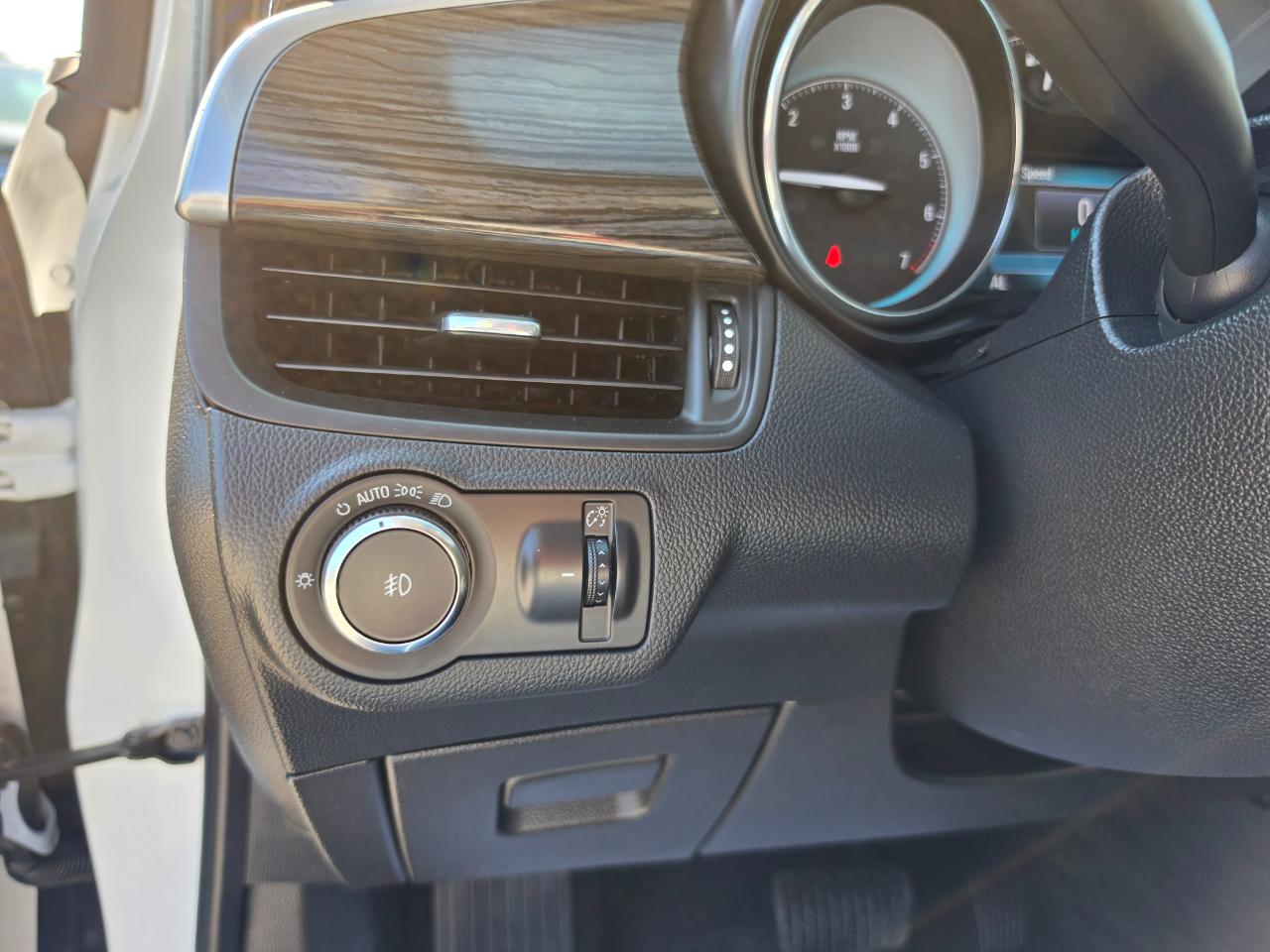 Buick Envision AWD 4dr Essence 2018